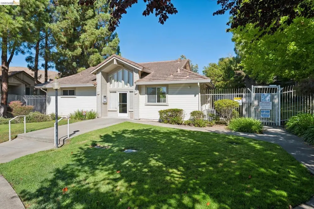 255 Florence Ct Hercules, CA 94547