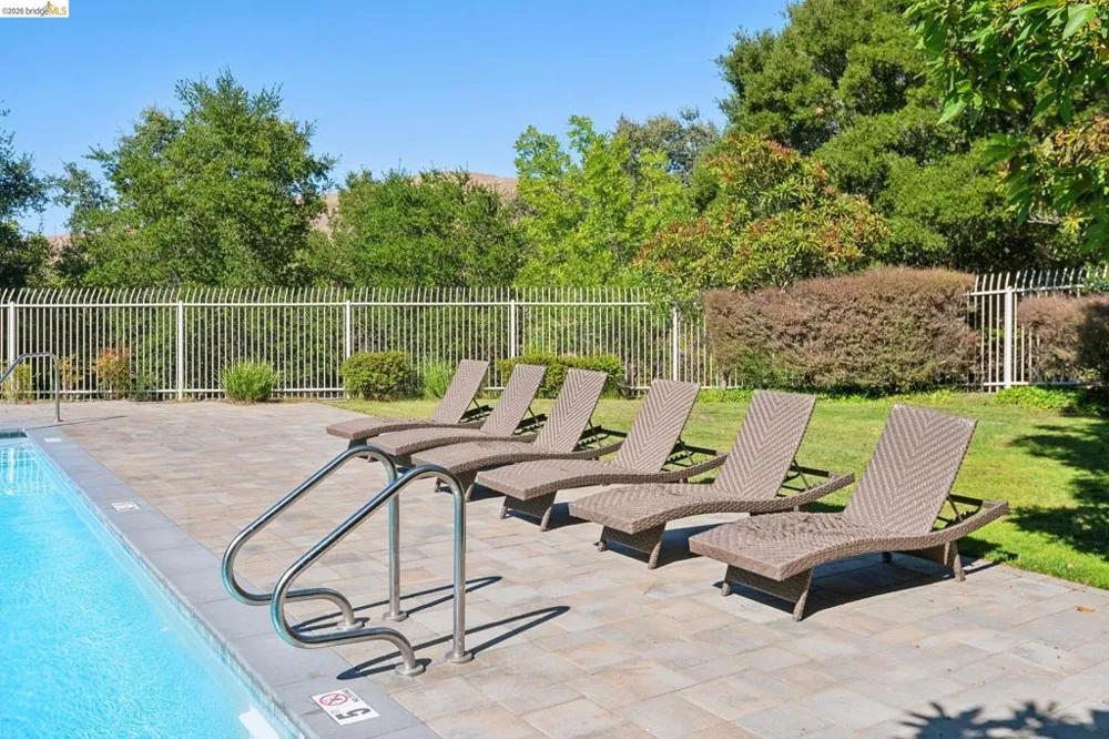255 Florence Ct Hercules, CA 94547