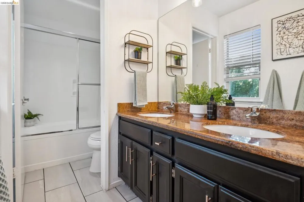 255 Florence Ct Hercules, CA 94547