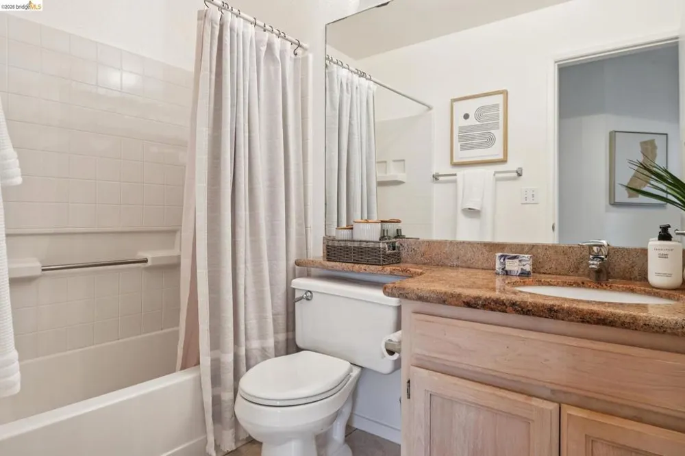 255 Florence Ct Hercules, CA 94547