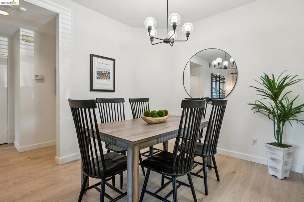 255 Florence Ct Hercules, CA 94547