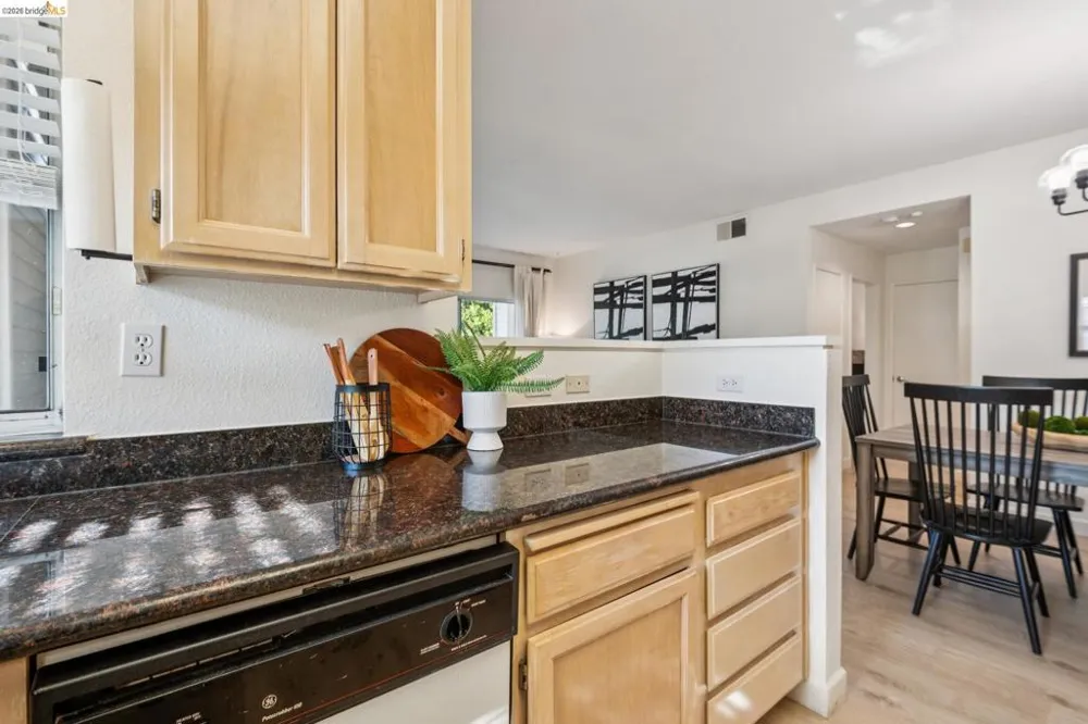 255 Florence Ct Hercules, CA 94547