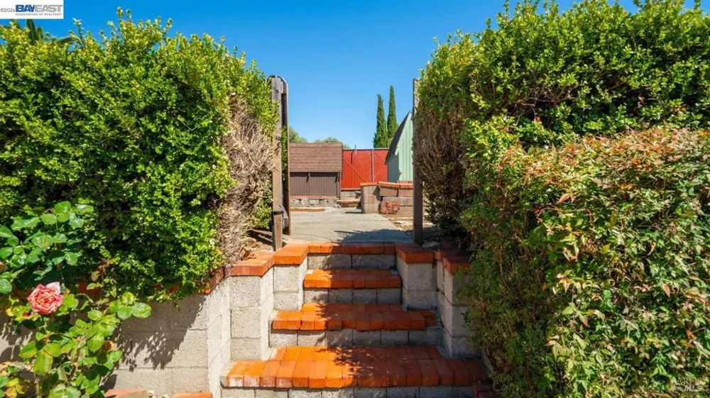 167 El Bonito Benicia, CA 94510