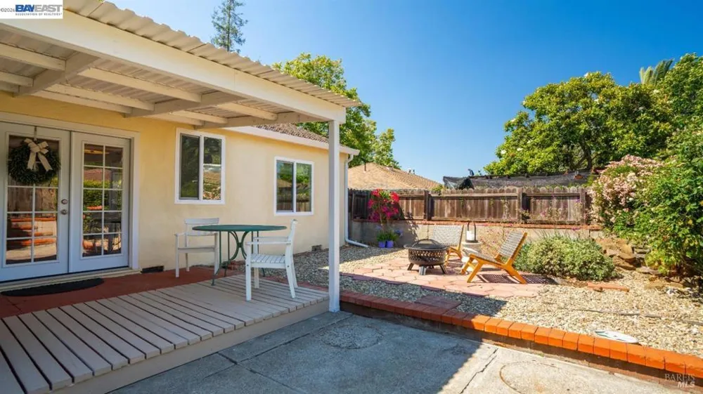 167 El Bonito Benicia, CA 94510