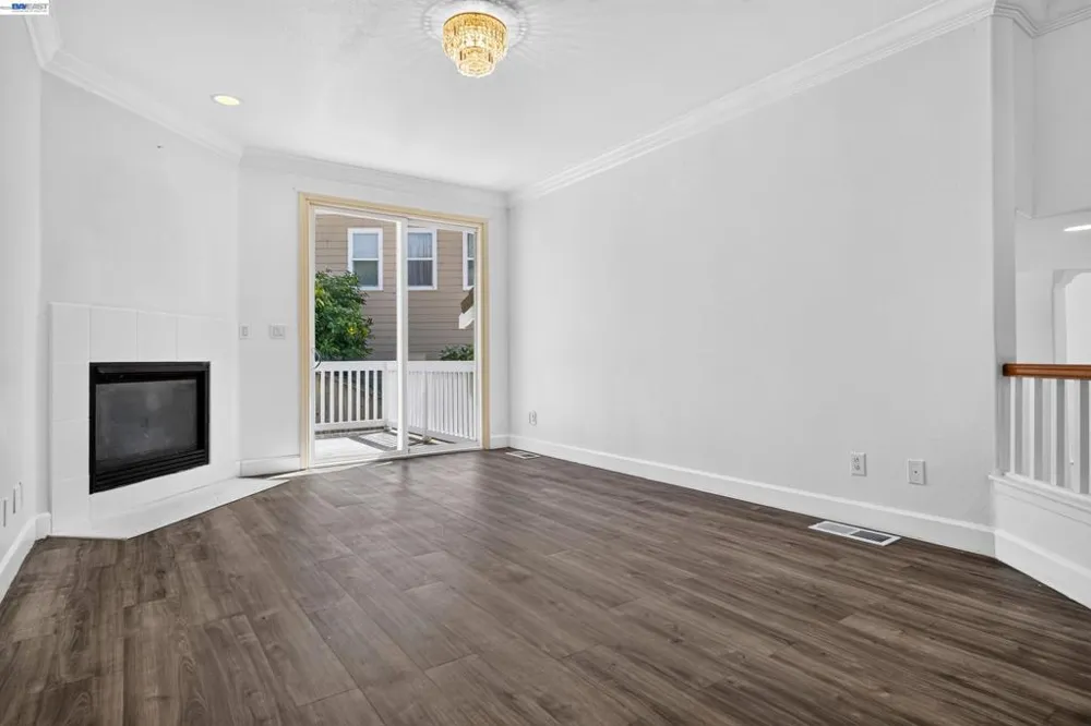 866 Bridgeway Cir El Sobrante, CA 94803