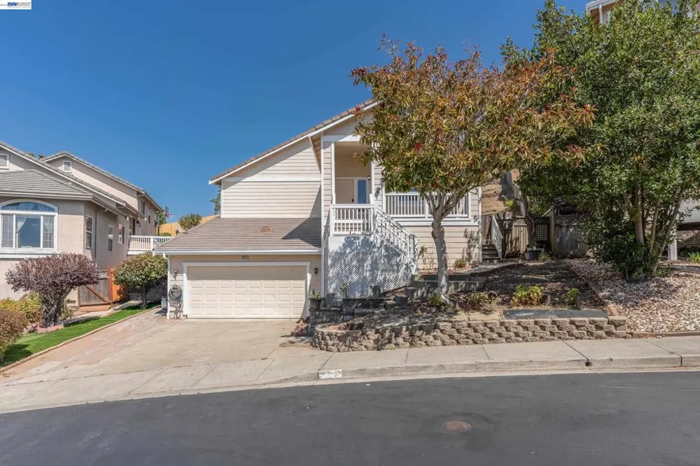 866 Bridgeway Cir El Sobrante, CA 94803