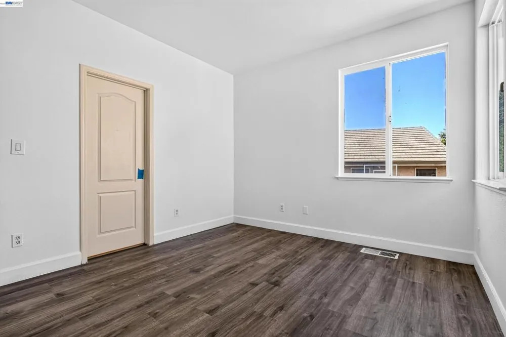 866 Bridgeway Cir El Sobrante, CA 94803