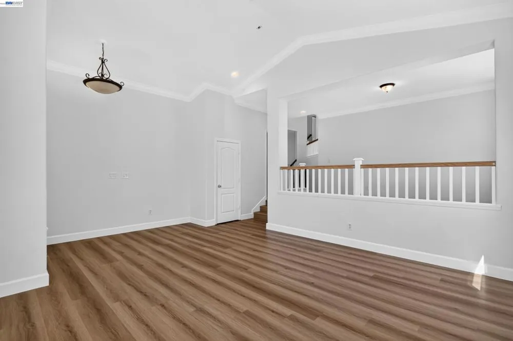 866 Bridgeway Cir El Sobrante, CA 94803