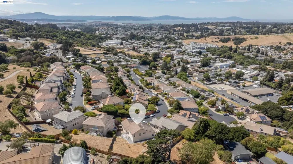 866 Bridgeway Cir El Sobrante, CA 94803