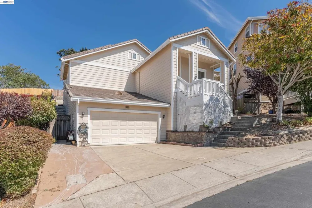 866 Bridgeway Cir El Sobrante, CA 94803