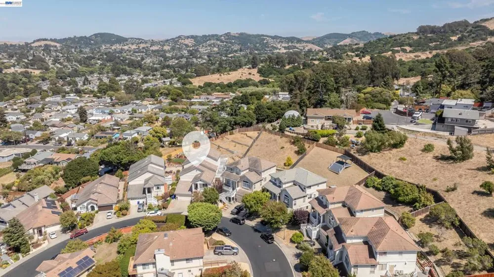 866 Bridgeway Cir El Sobrante, CA 94803