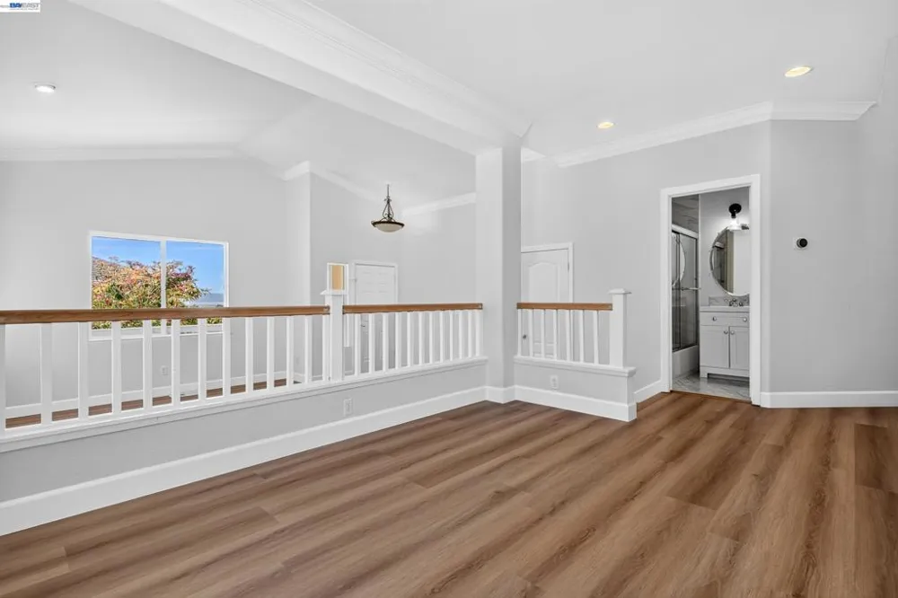 866 Bridgeway Cir El Sobrante, CA 94803