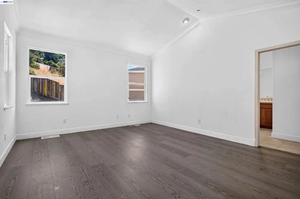 866 Bridgeway Cir El Sobrante, CA 94803