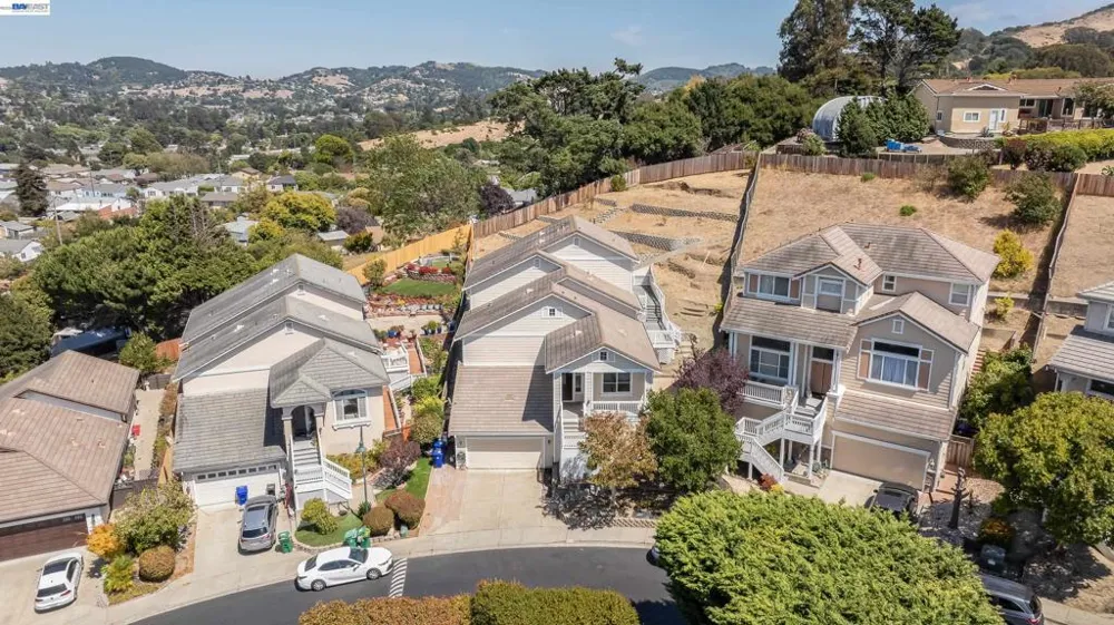 866 Bridgeway Cir El Sobrante, CA 94803