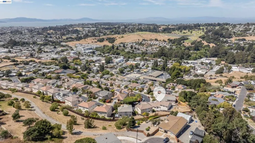 866 Bridgeway Cir El Sobrante, CA 94803