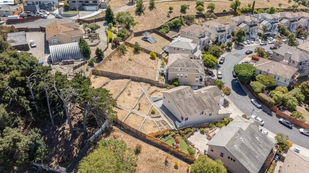 866 Bridgeway Cir El Sobrante, CA 94803