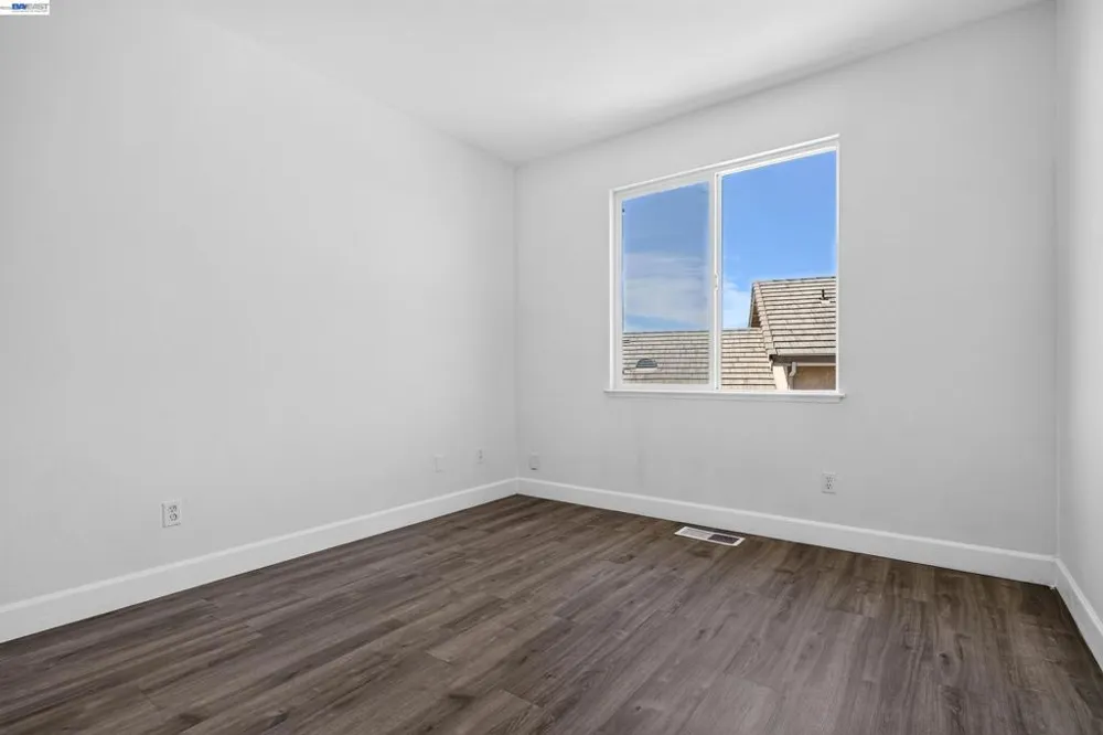 866 Bridgeway Cir El Sobrante, CA 94803