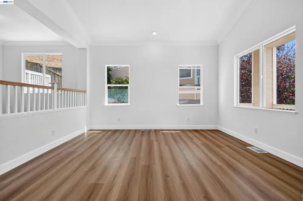 866 Bridgeway Cir El Sobrante, CA 94803