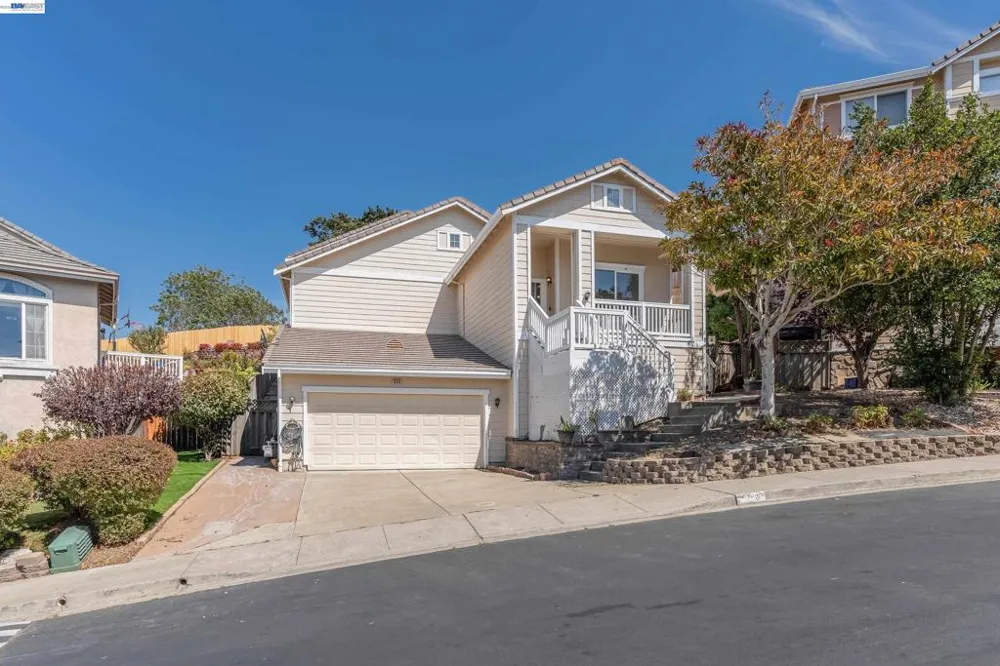 866 Bridgeway Cir El Sobrante, CA 94803