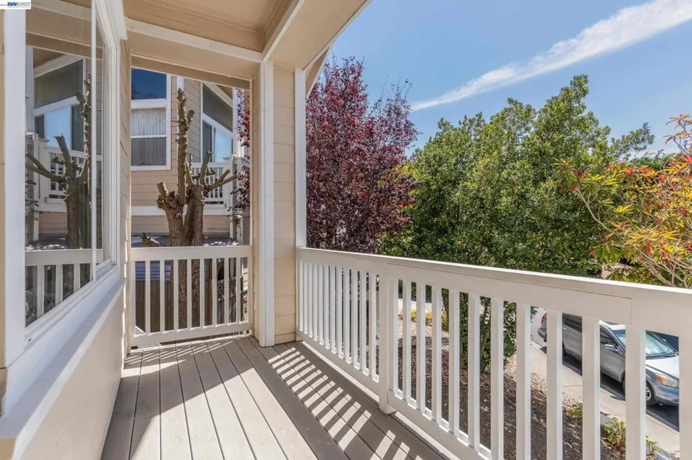 866 Bridgeway Cir El Sobrante, CA 94803