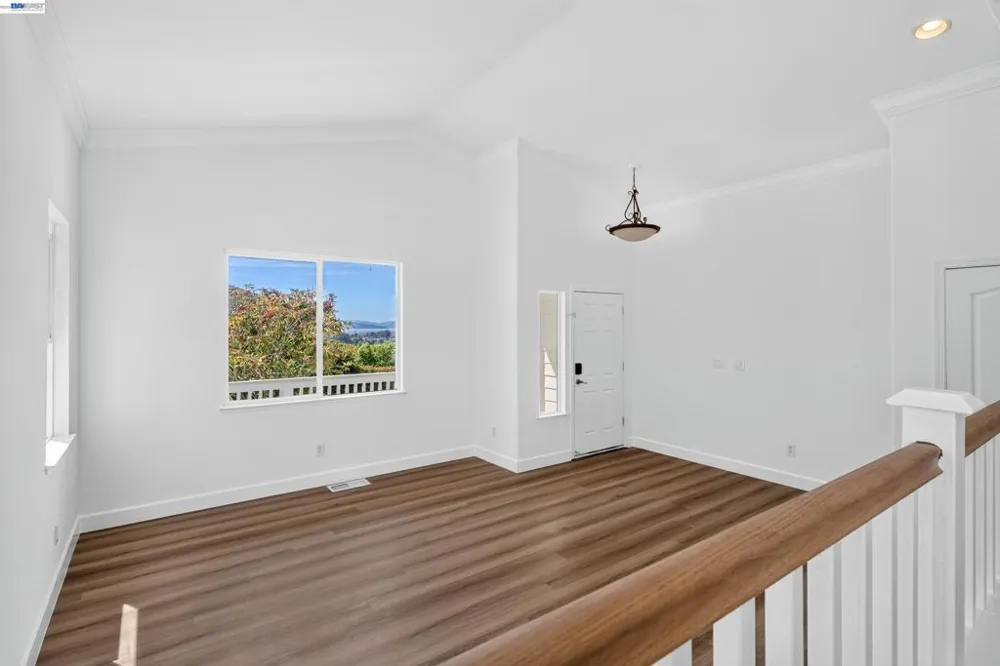866 Bridgeway Cir El Sobrante, CA 94803