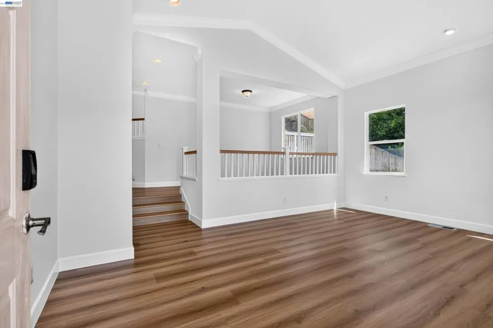 866 Bridgeway Cir El Sobrante, CA 94803