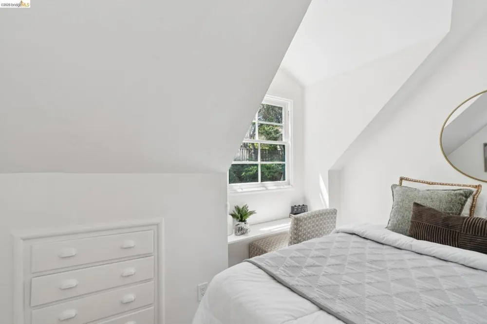 451 Taurus Ave Oakland, CA 94611