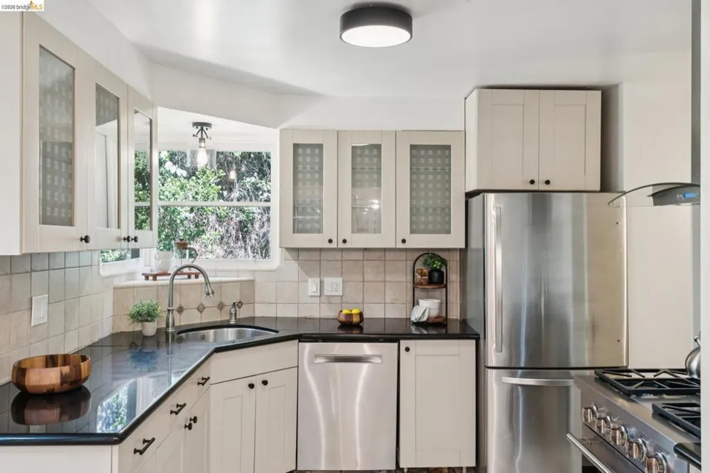 451 Taurus Ave Oakland, CA 94611