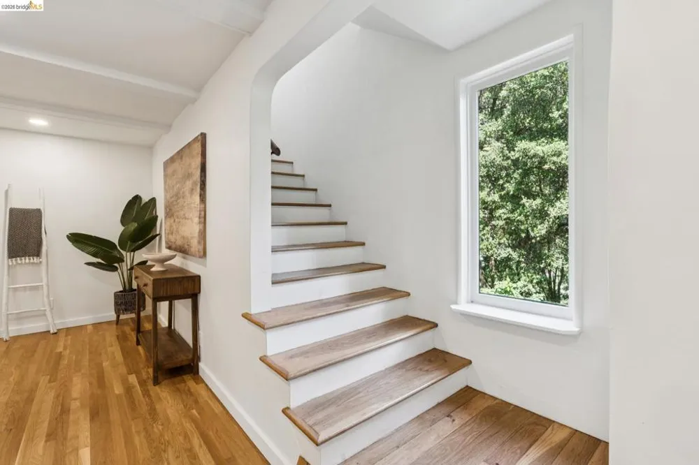 451 Taurus Ave Oakland, CA 94611