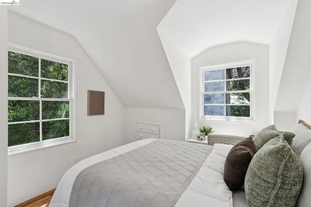 451 Taurus Ave Oakland, CA 94611