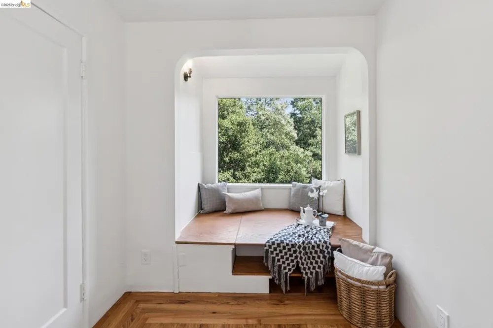 451 Taurus Ave Oakland, CA 94611