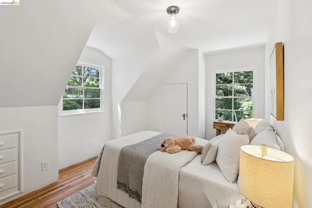 451 Taurus Ave Oakland, CA 94611