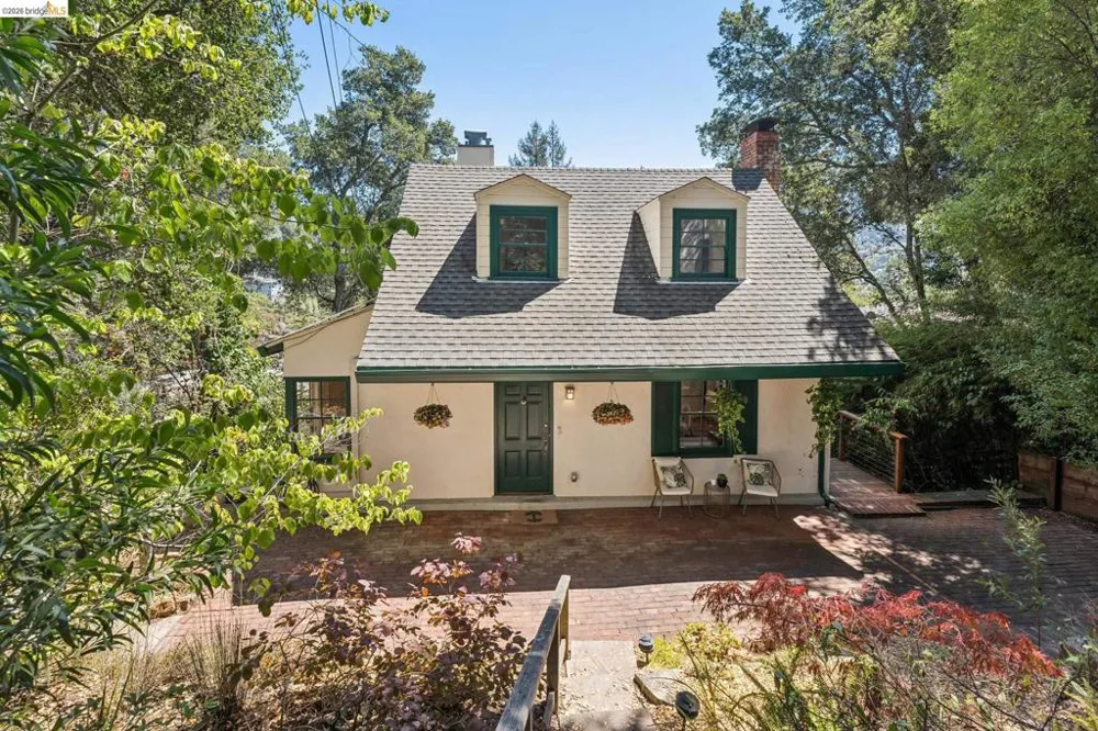 451 Taurus Ave Oakland, CA 94611
