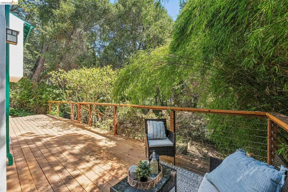 451 Taurus Ave Oakland, CA 94611