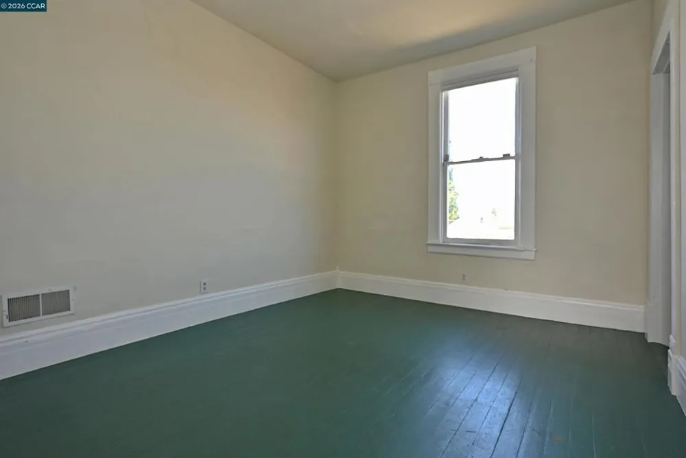 979 Grace Ave Oakland, CA 94608