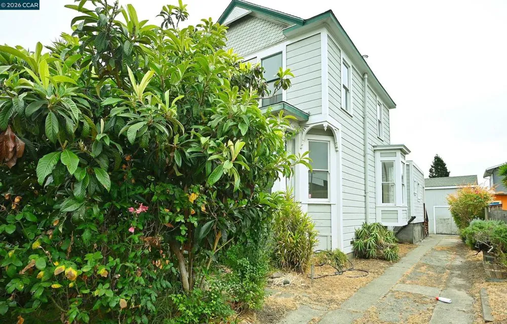 979 Grace Ave Oakland, CA 94608