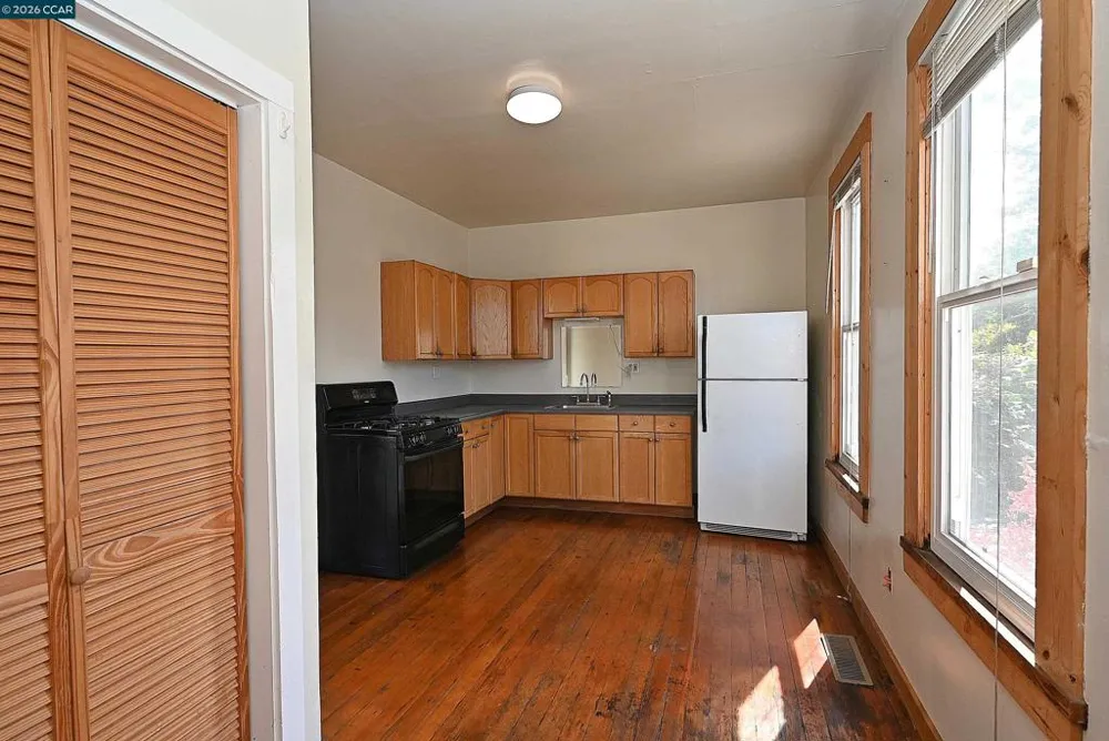 979 Grace Ave Oakland, CA 94608