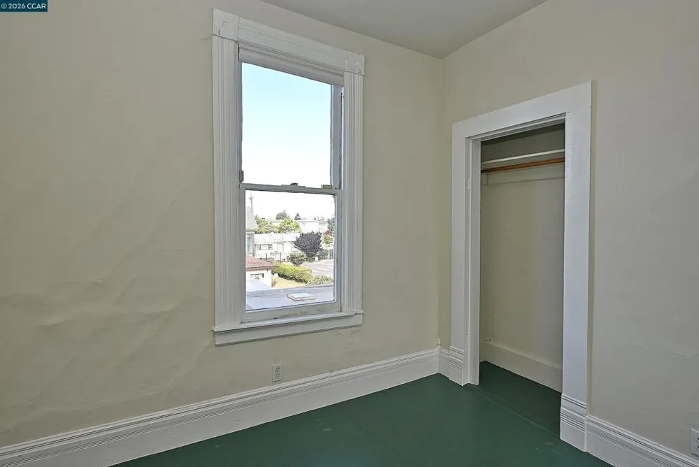 979 Grace Ave Oakland, CA 94608