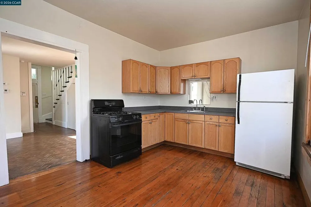 979 Grace Ave Oakland, CA 94608