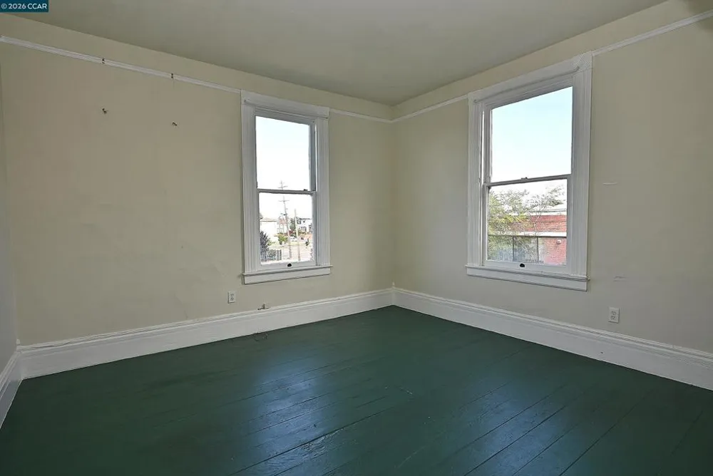 979 Grace Ave Oakland, CA 94608