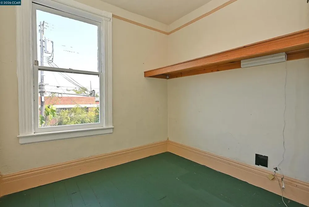 979 Grace Ave Oakland, CA 94608