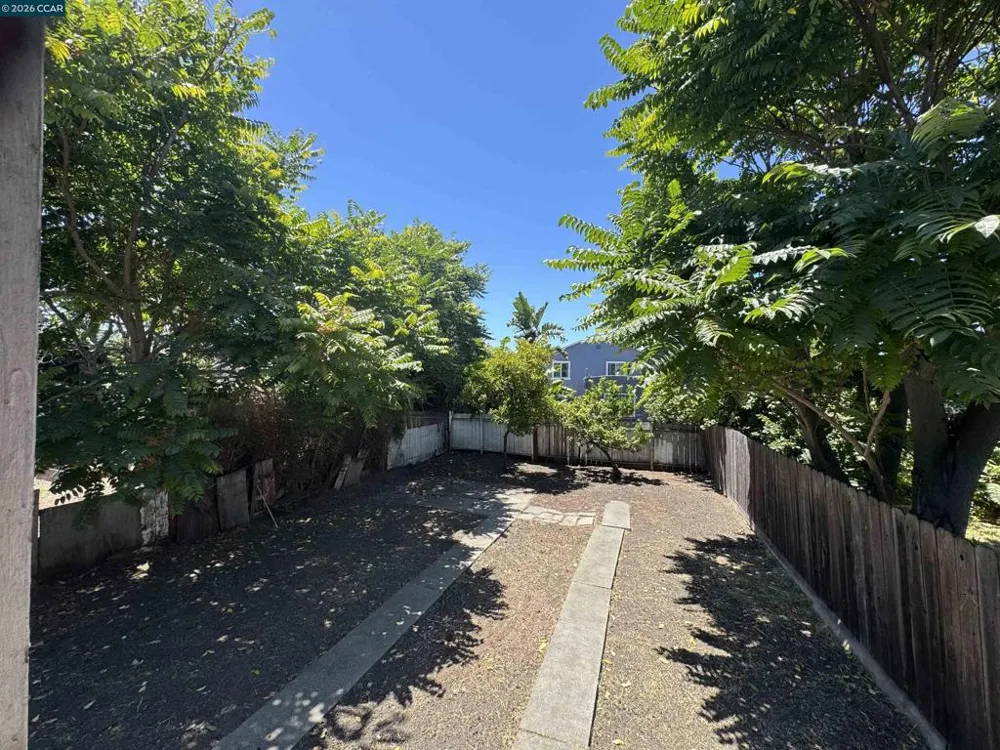 3513 Adeline St Oakland, CA 94608