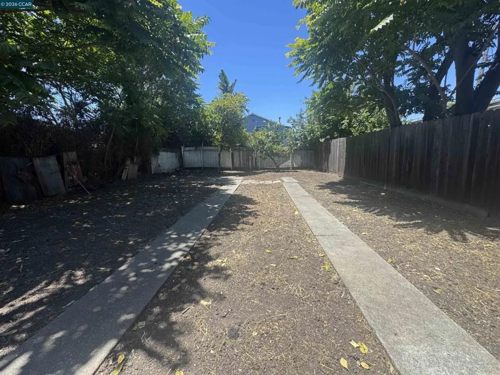 3513 Adeline St Oakland, CA 94608
