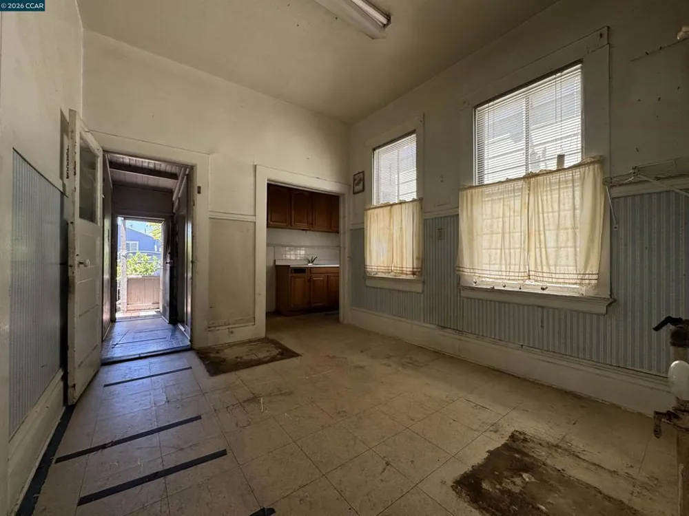 3513 Adeline St Oakland, CA 94608