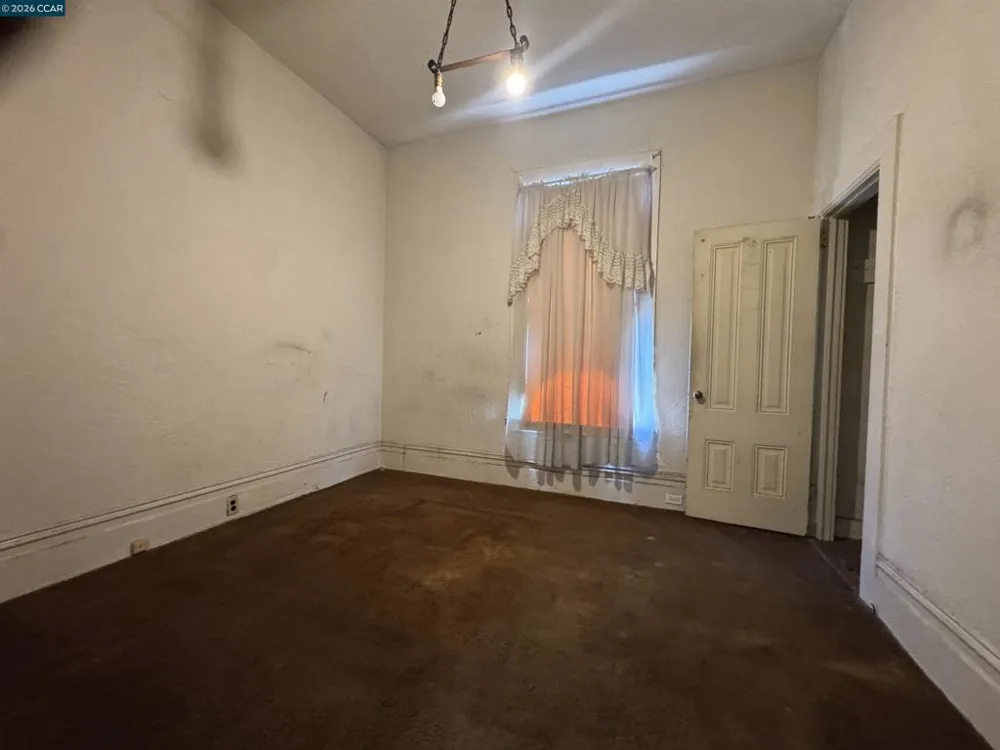 3513 Adeline St Oakland, CA 94608