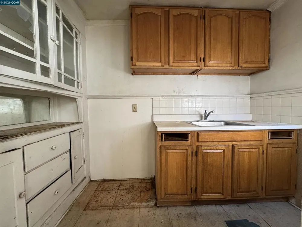 3513 Adeline St Oakland, CA 94608