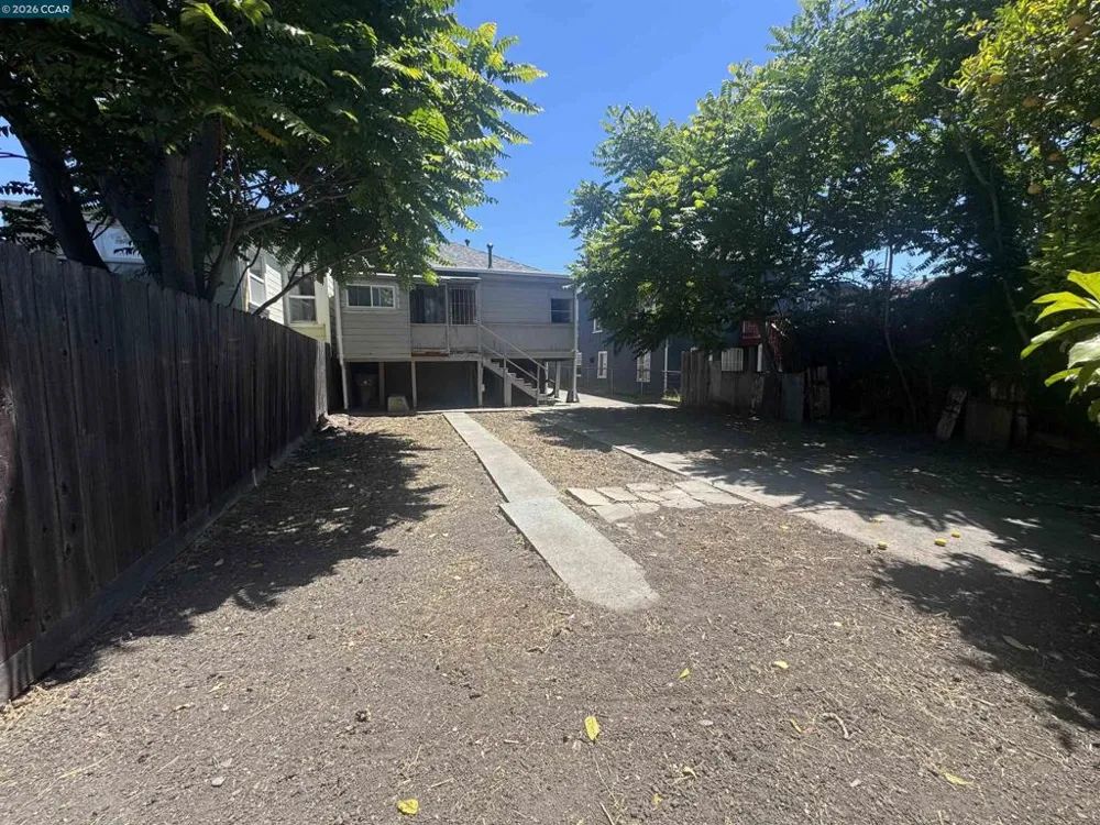 3513 Adeline St Oakland, CA 94608