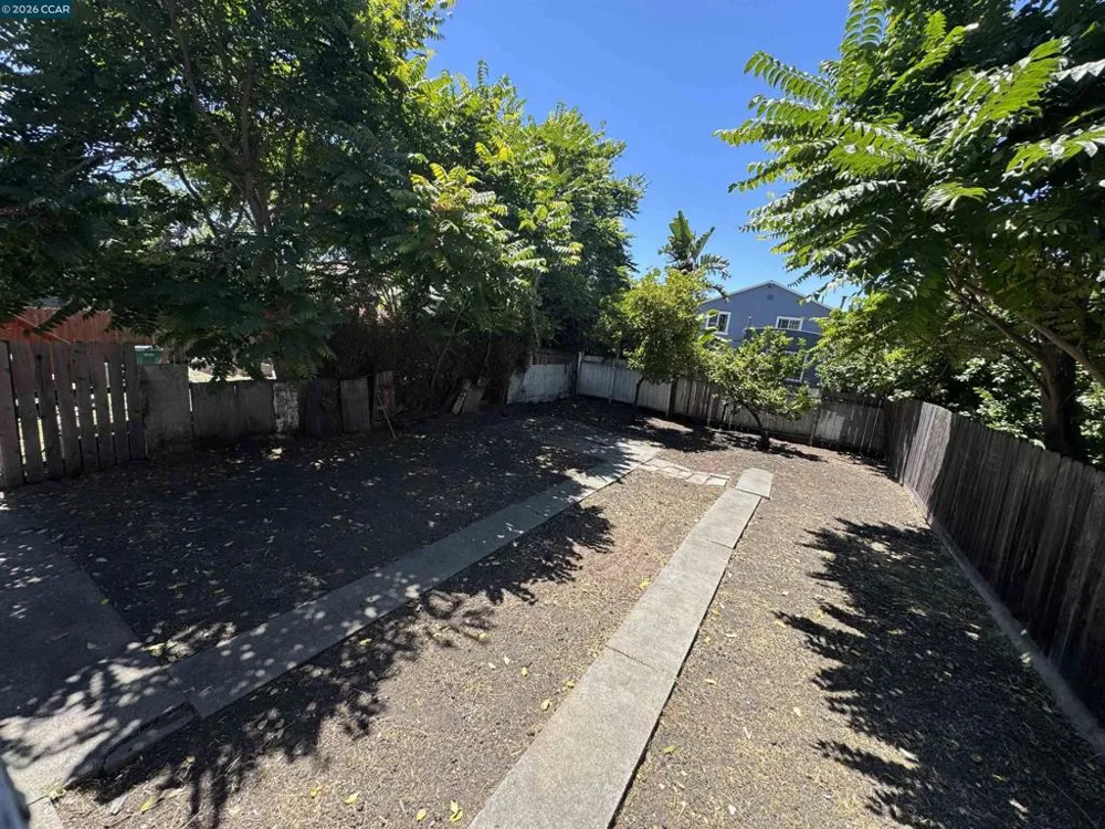3513 Adeline St Oakland, CA 94608