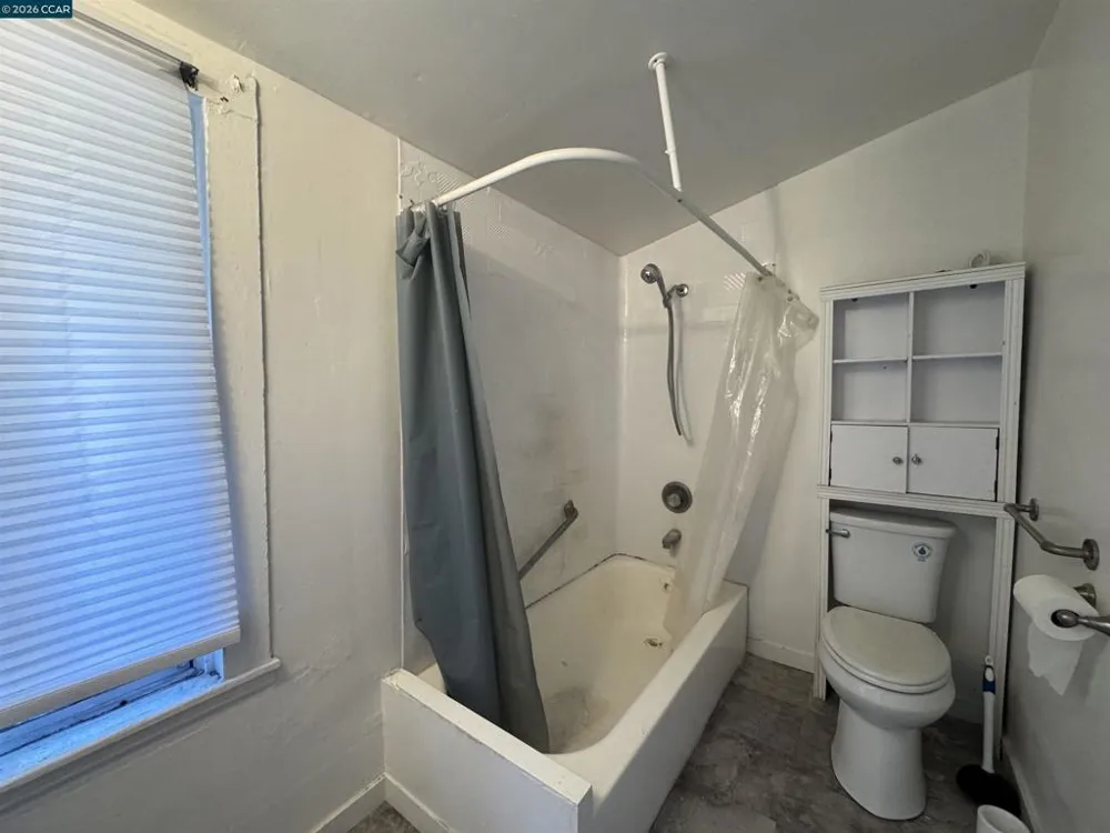 3513 Adeline St Oakland, CA 94608