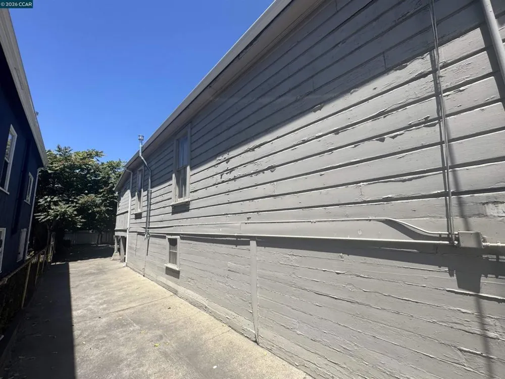 3513 Adeline St Oakland, CA 94608
